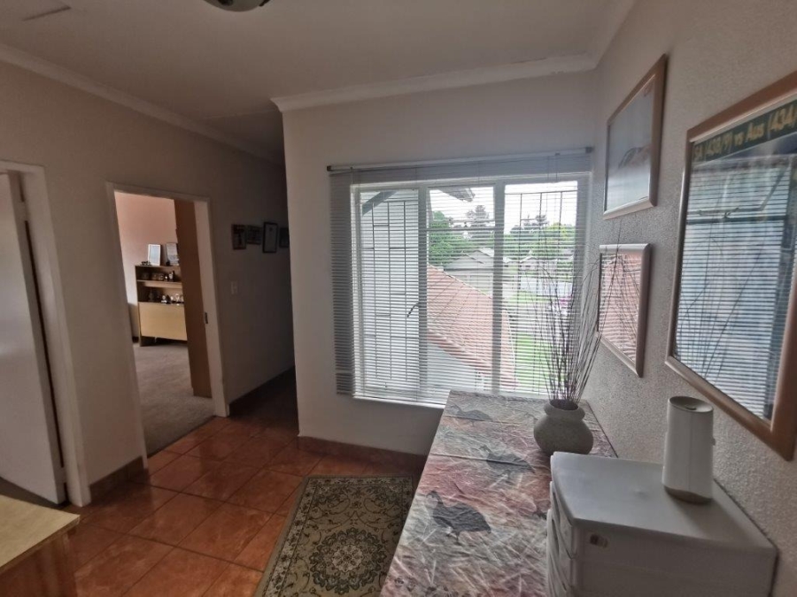 5 Bedroom Property for Sale in Brackendowns Gauteng