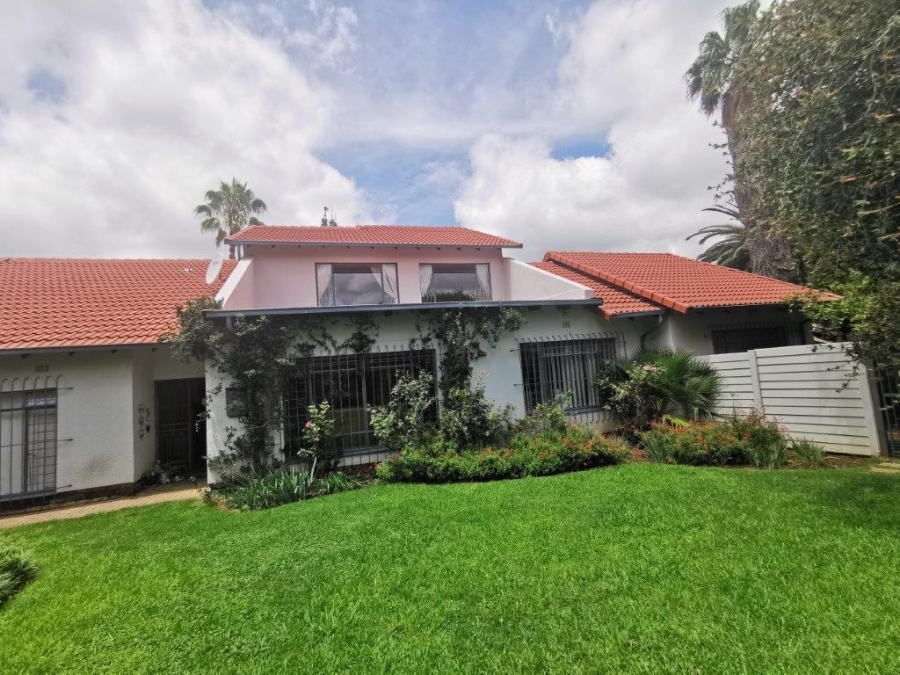 5 Bedroom Property for Sale in Brackendowns Gauteng