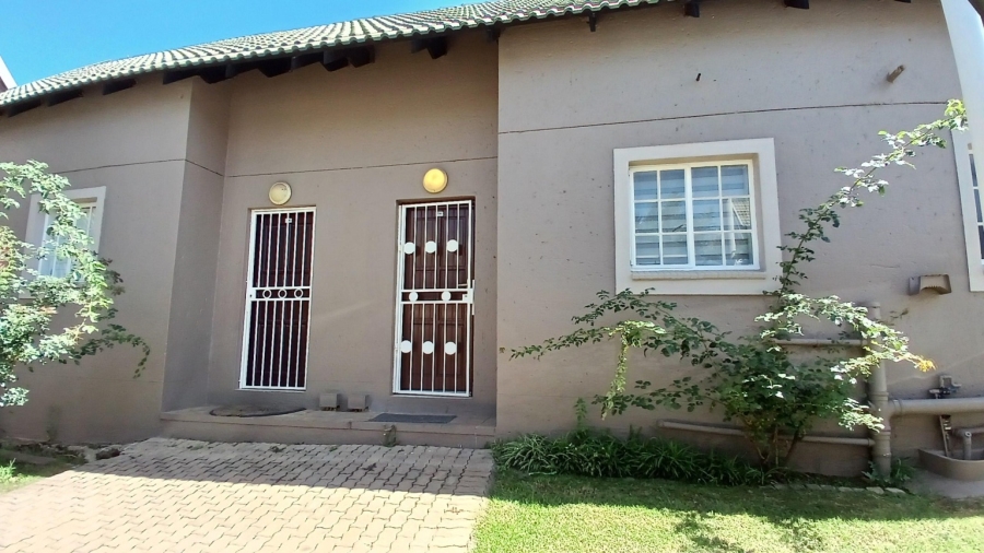 2 Bedroom Property for Sale in Bassonia Rock Gauteng