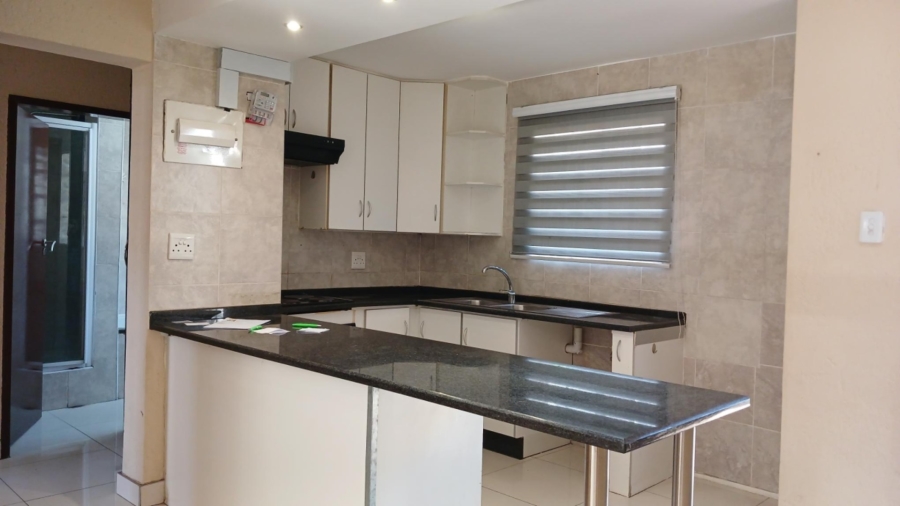 2 Bedroom Property for Sale in Bassonia Rock Gauteng