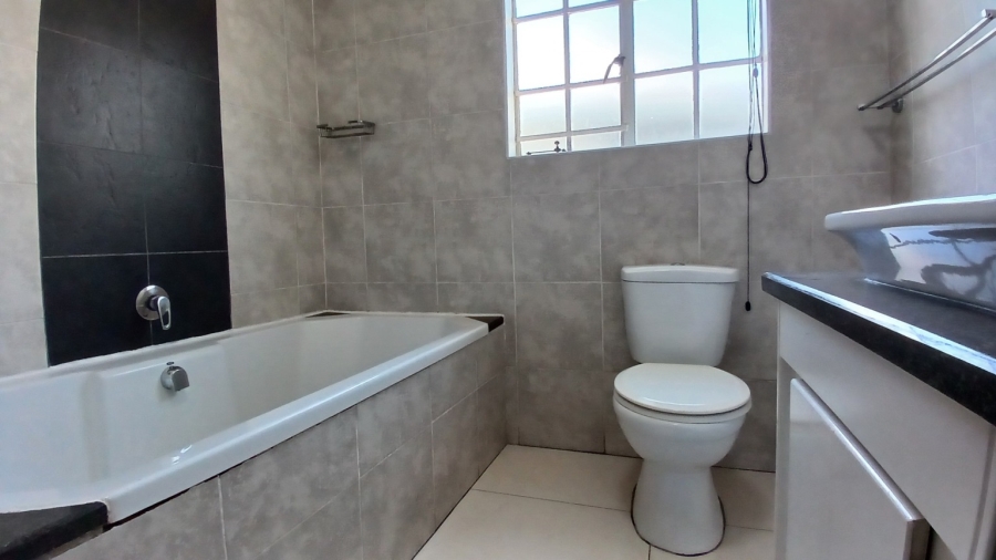 2 Bedroom Property for Sale in Bassonia Rock Gauteng