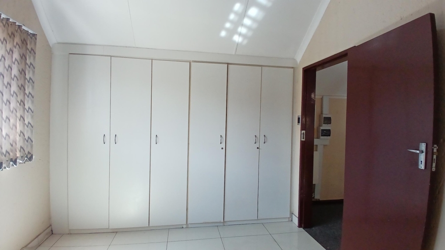 2 Bedroom Property for Sale in Bassonia Rock Gauteng