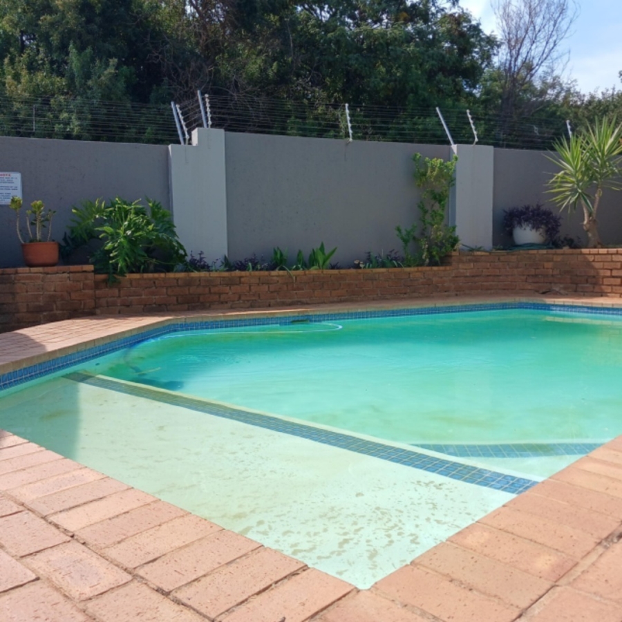 2 Bedroom Property for Sale in Bassonia Rock Gauteng