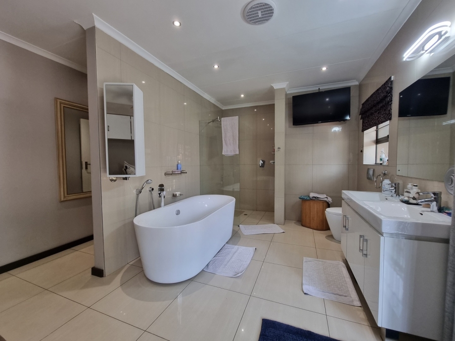 3 Bedroom Property for Sale in Sunward Park Gauteng