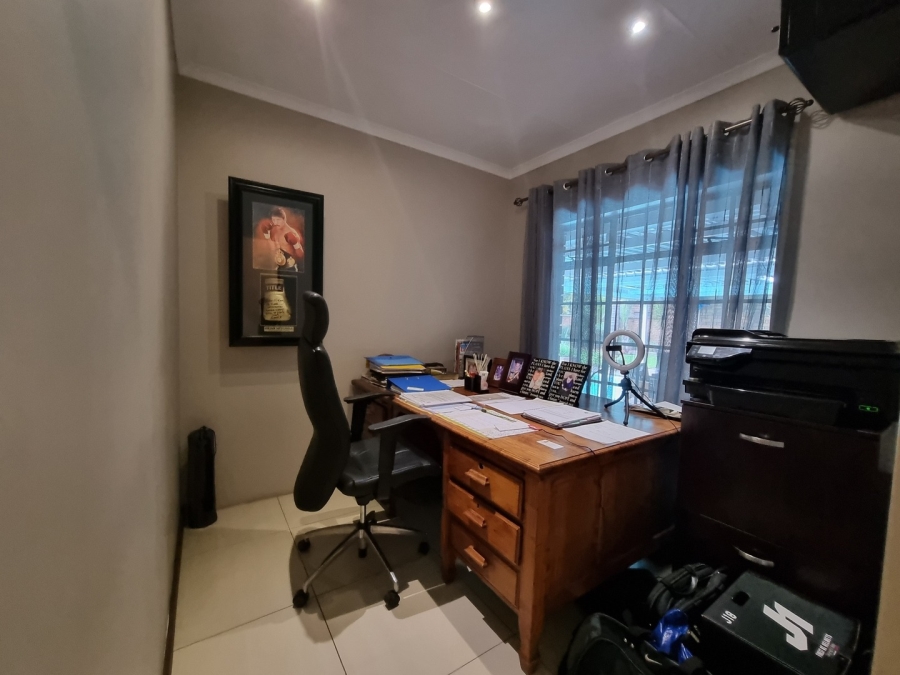 3 Bedroom Property for Sale in Sunward Park Gauteng