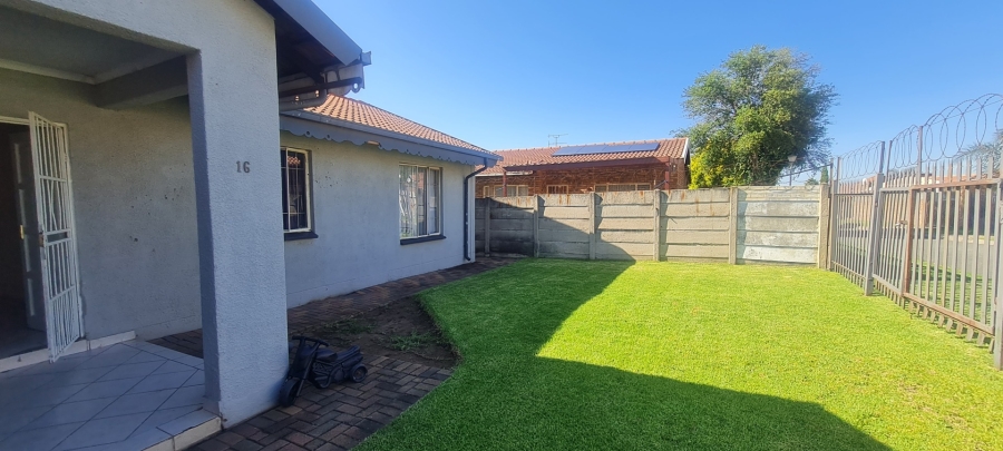 To Let 3 Bedroom Property for Rent in Minnebron Gauteng