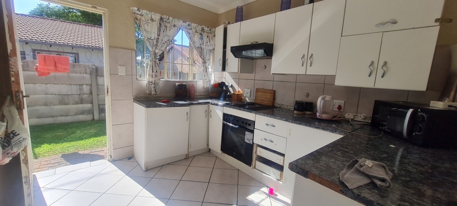 To Let 3 Bedroom Property for Rent in Minnebron Gauteng