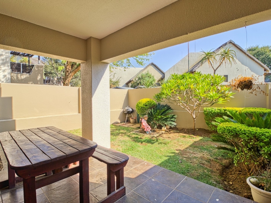 To Let 1 Bedroom Property for Rent in Douglasdale Gauteng