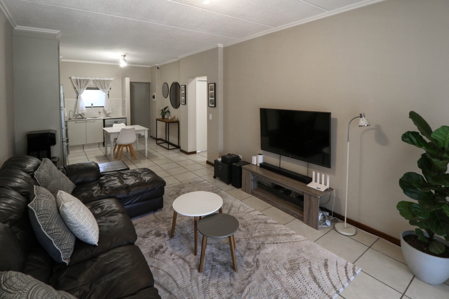 To Let 2 Bedroom Property for Rent in Lonehill Gauteng