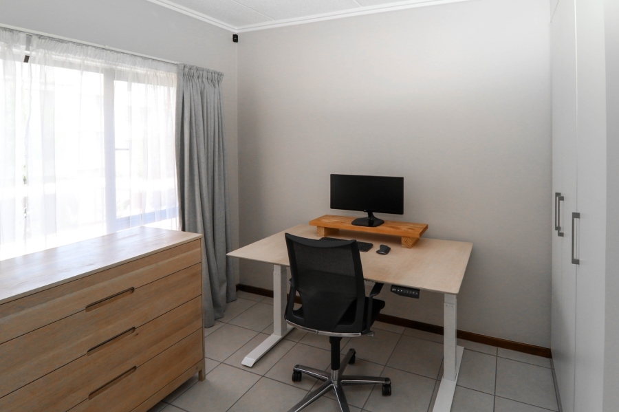 To Let 2 Bedroom Property for Rent in Lonehill Gauteng