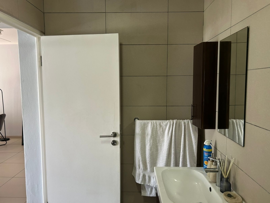 To Let 1 Bedroom Property for Rent in Fourways Gauteng