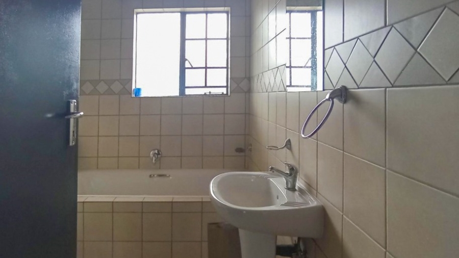 2 Bedroom Property for Sale in Noordwyk Gauteng