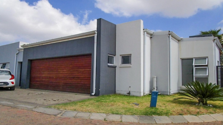 4 Bedroom Property for Sale in Noordwyk Gauteng