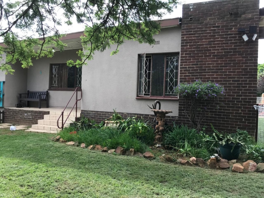 4 Bedroom Property for Sale in Witpoortjie Gauteng