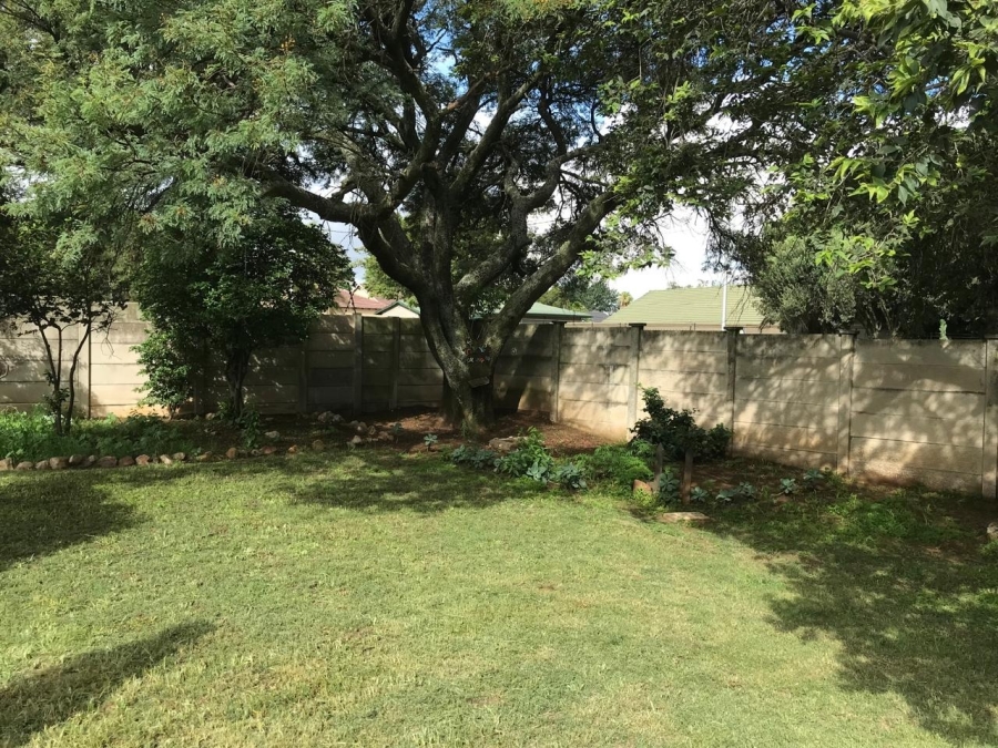 4 Bedroom Property for Sale in Witpoortjie Gauteng