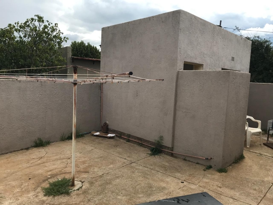 4 Bedroom Property for Sale in Witpoortjie Gauteng