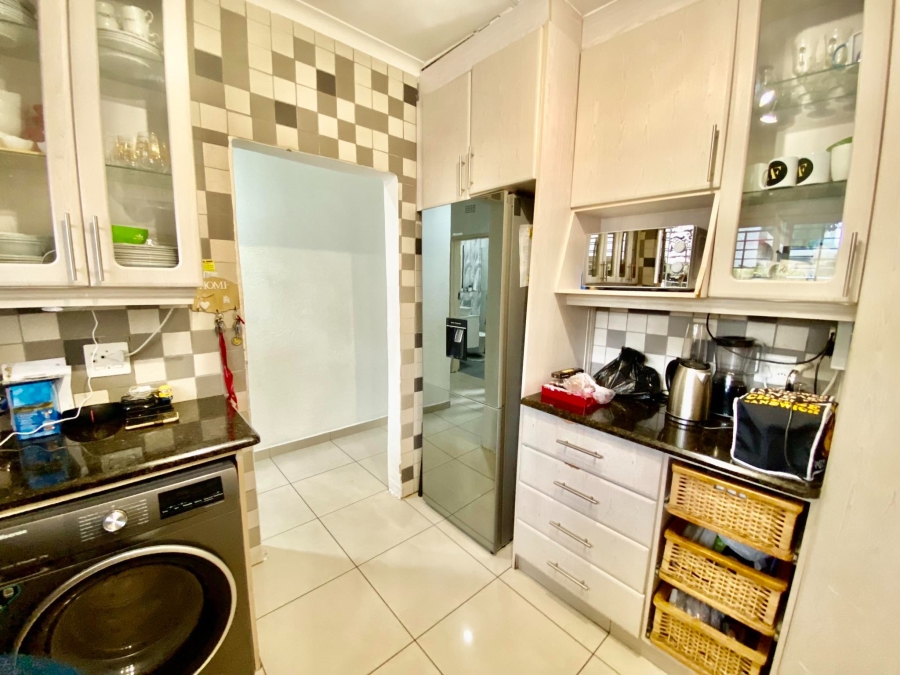 To Let 2 Bedroom Property for Rent in Sandton Central Gauteng