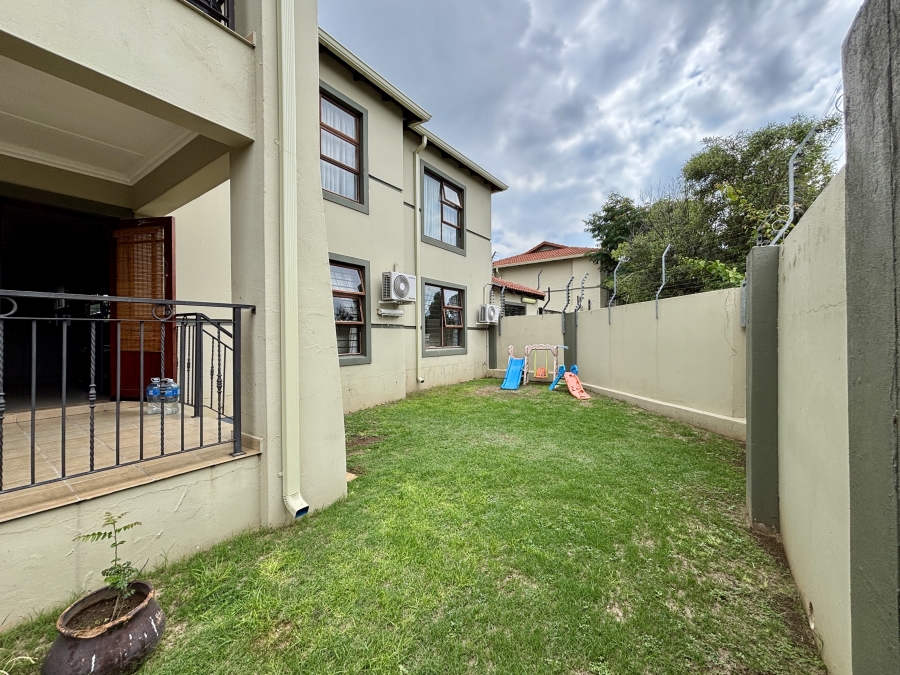 To Let 3 Bedroom Property for Rent in Barbeque Downs Gauteng