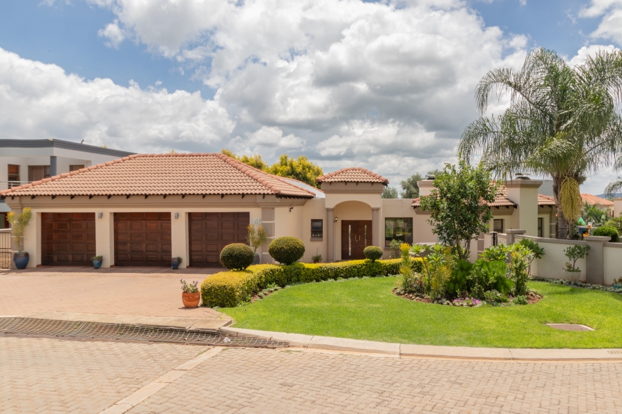 4 Bedroom Property for Sale in Ruimsig Noord Gauteng