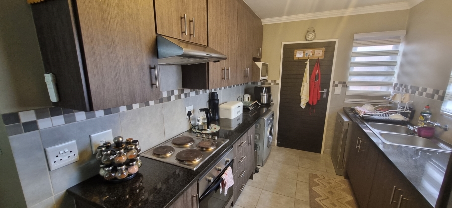 3 Bedroom Property for Sale in Amberfield Gauteng