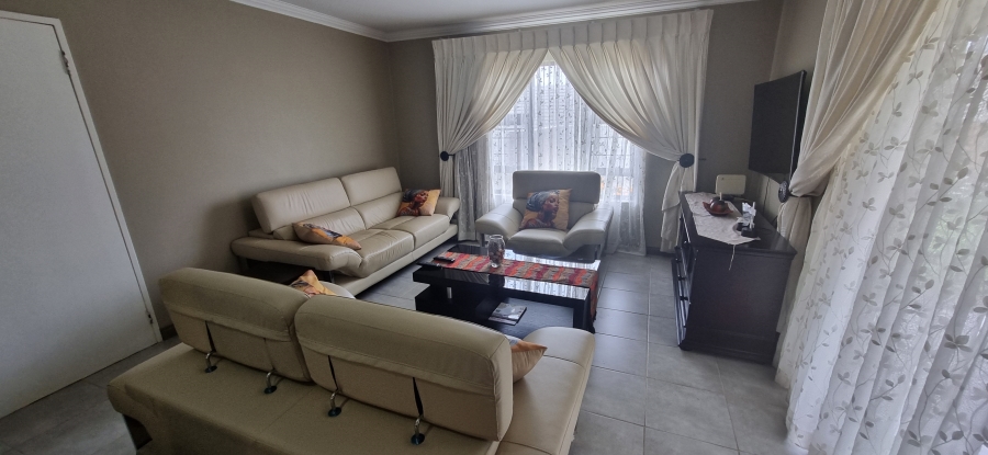 3 Bedroom Property for Sale in Amberfield Gauteng