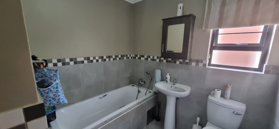 3 Bedroom Property for Sale in Amberfield Gauteng