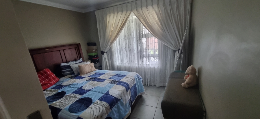 3 Bedroom Property for Sale in Amberfield Gauteng