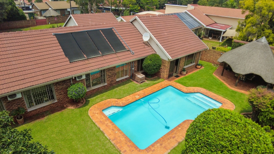 3 Bedroom Property for Sale in Pierre Van Ryneveld Gauteng