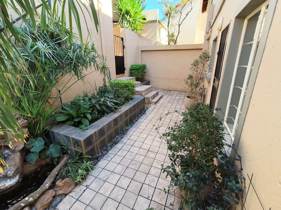 2 Bedroom Property for Sale in La Montagne Gauteng