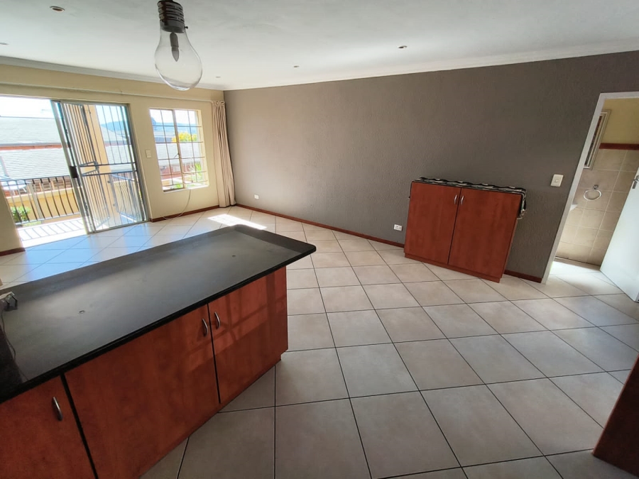 2 Bedroom Property for Sale in La Montagne Gauteng