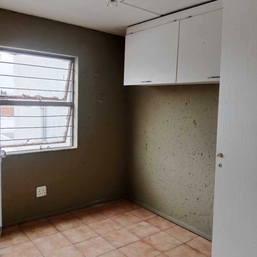 To Let 2 Bedroom Property for Rent in Vorna Valley Gauteng