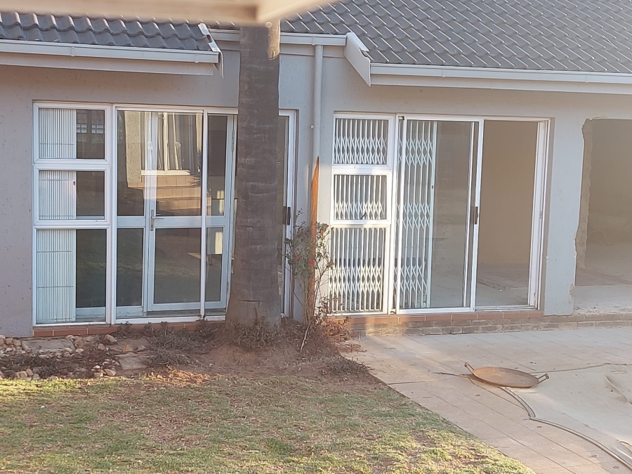 4 Bedroom Property for Sale in Rant En Dal Gauteng