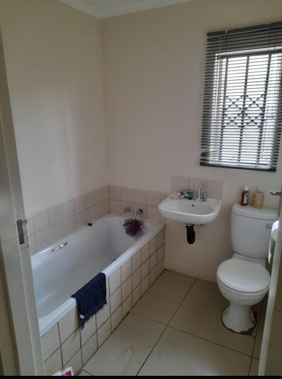 3 Bedroom Property for Sale in Windmill Park Gauteng