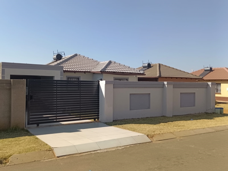 3 Bedroom Property for Sale in Windmill Park Gauteng