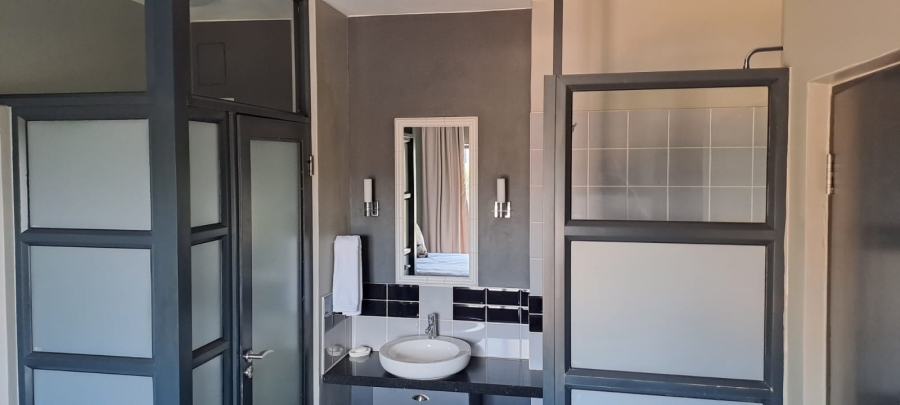 To Let 2 Bedroom Property for Rent in Rosebank Gauteng