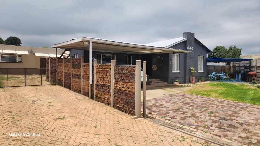 To Let 4 Bedroom Property for Rent in Lewisham Gauteng