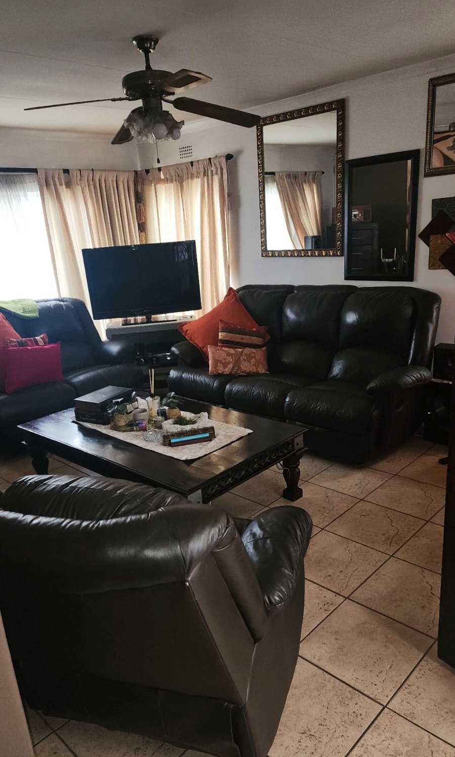 To Let 4 Bedroom Property for Rent in Lewisham Gauteng