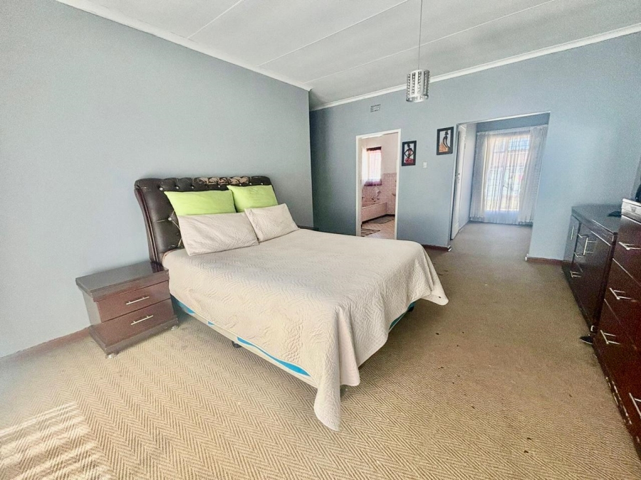 4 Bedroom Property for Sale in Vanderbijlpark SE 7 Gauteng