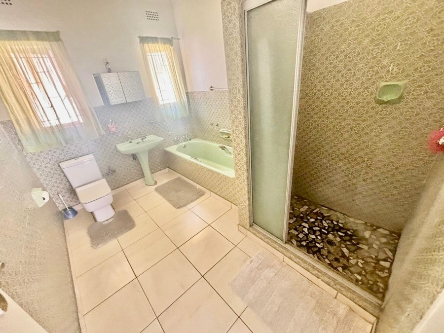 4 Bedroom Property for Sale in Vanderbijlpark SE 7 Gauteng