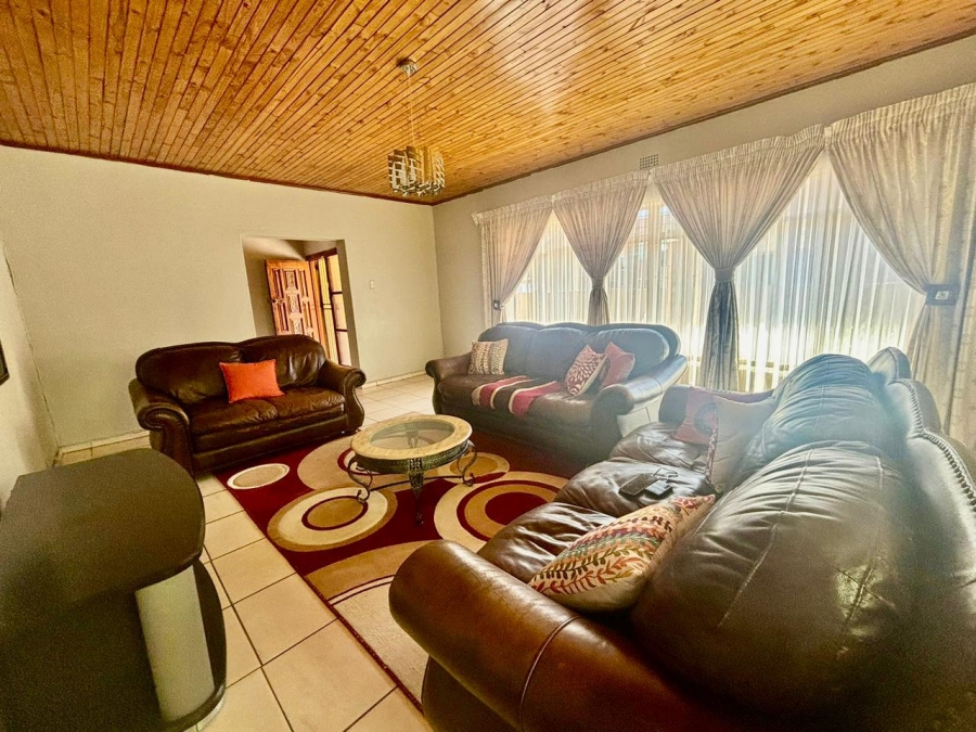 4 Bedroom Property for Sale in Vanderbijlpark SE 7 Gauteng