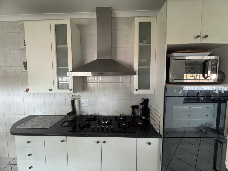 5 Bedroom Property for Sale in Selcourt Gauteng