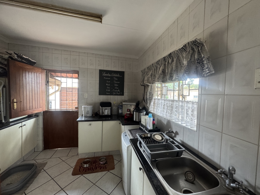 5 Bedroom Property for Sale in Selcourt Gauteng