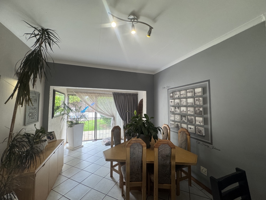 5 Bedroom Property for Sale in Selcourt Gauteng