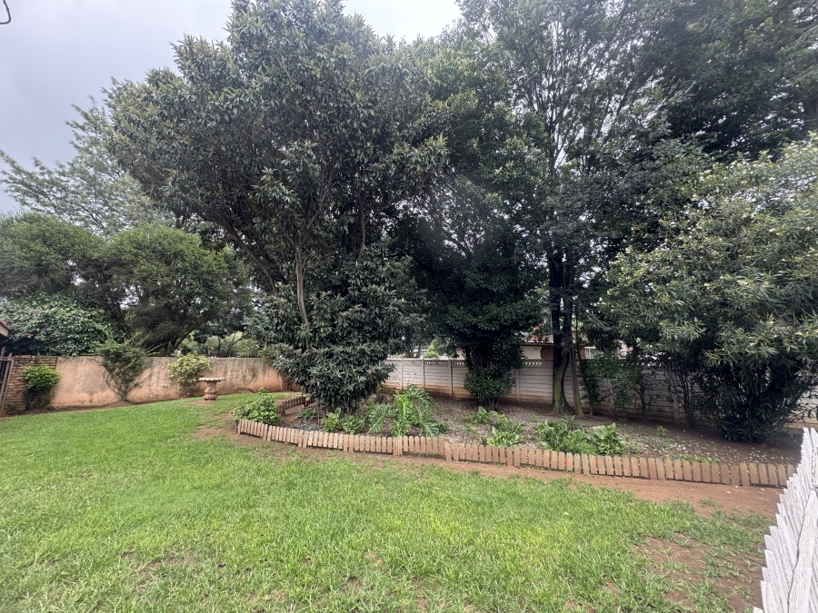 5 Bedroom Property for Sale in Selcourt Gauteng