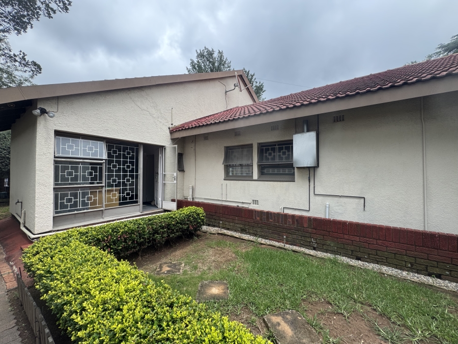 5 Bedroom Property for Sale in Selcourt Gauteng