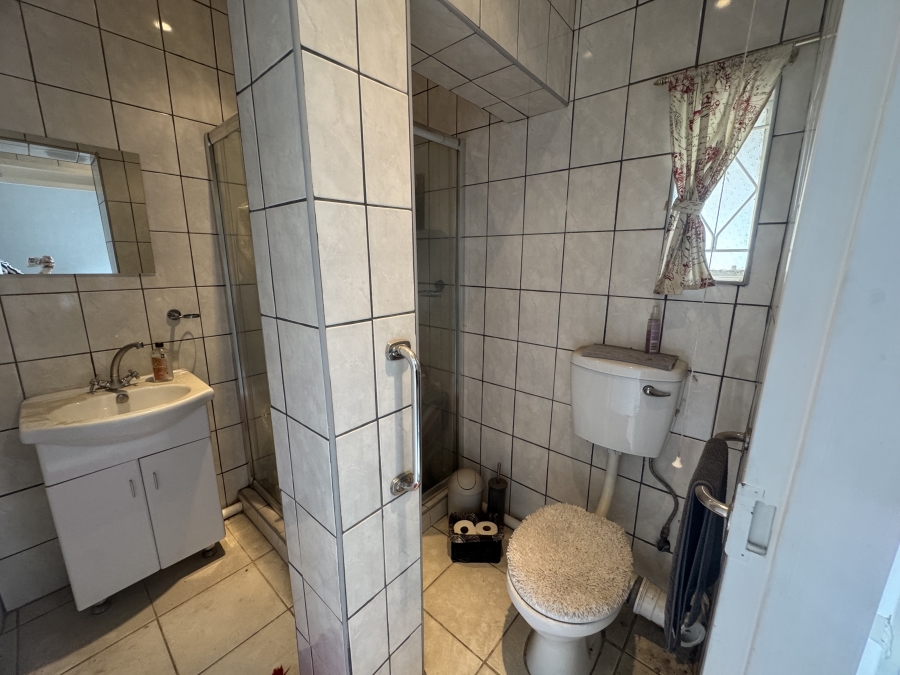 5 Bedroom Property for Sale in Selcourt Gauteng