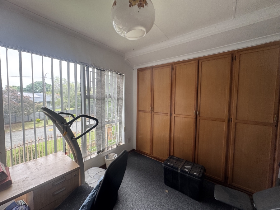 5 Bedroom Property for Sale in Selcourt Gauteng