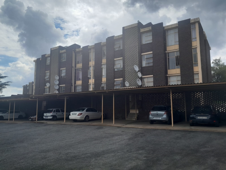 To Let 2 Bedroom Property for Rent in South Crest Gauteng