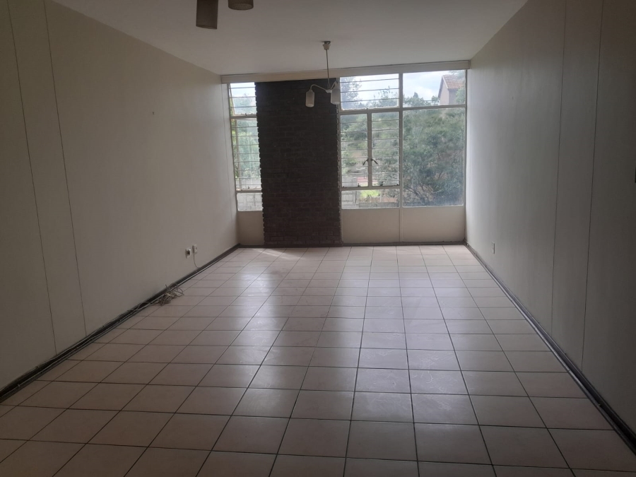 To Let 2 Bedroom Property for Rent in South Crest Gauteng