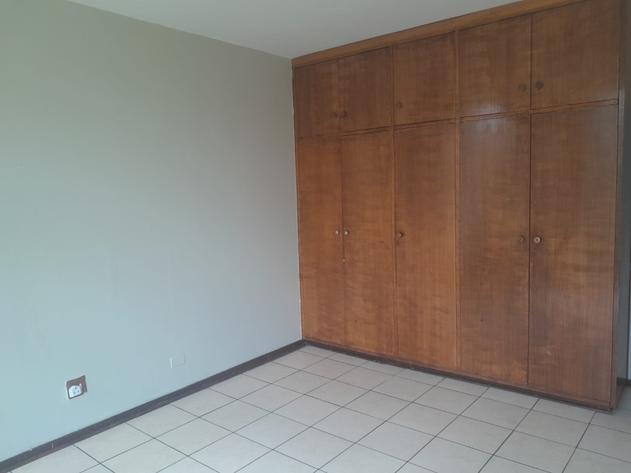 To Let 2 Bedroom Property for Rent in South Crest Gauteng